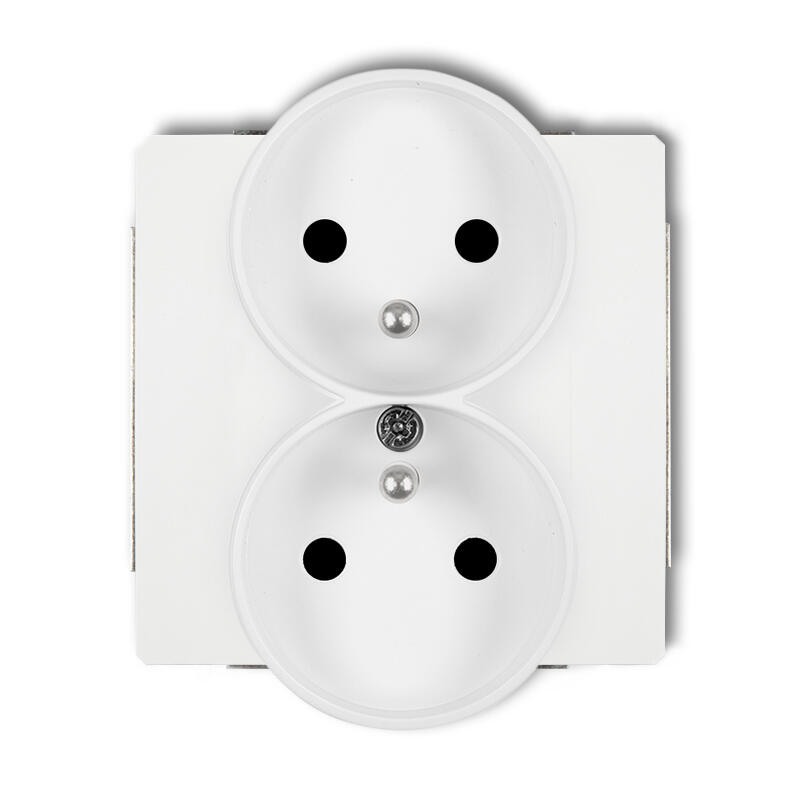 DECO Divkārša kontaktligzda uz rāmja DECO Soft ar 2x(2P+Z) zemējuma mehānismu (ar paaugstinātu kontakta aizsardzību/aizslēgu) - Image 1