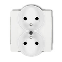 DECO Divkārša kontaktligzda uz rāmja DECO Soft ar 2x(2P+Z) zemējuma mehānismu (ar paaugstinātu kontakta aizsardzību/aizslēgu)